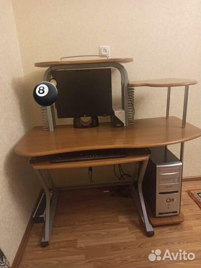 Компьютерный стол