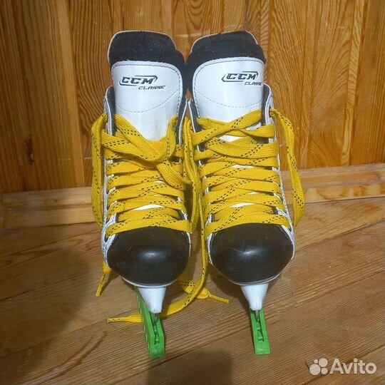 Детские хоккейные коньки ccm