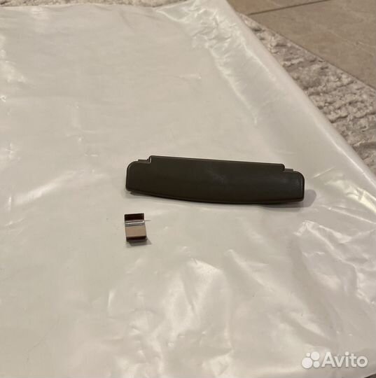 Защелка подлокотника Audi A6 C6 (4F0864245/4)