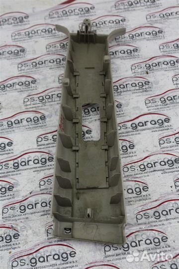 Обшивка стойки правая Nissan Note E11