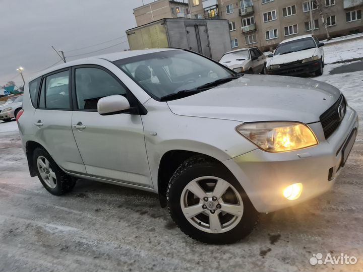 Toyota RAV4 2.0 AT, 2007, 241 000 км