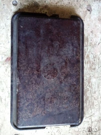 Карболитовая крышка для аккумулятора автомобиля