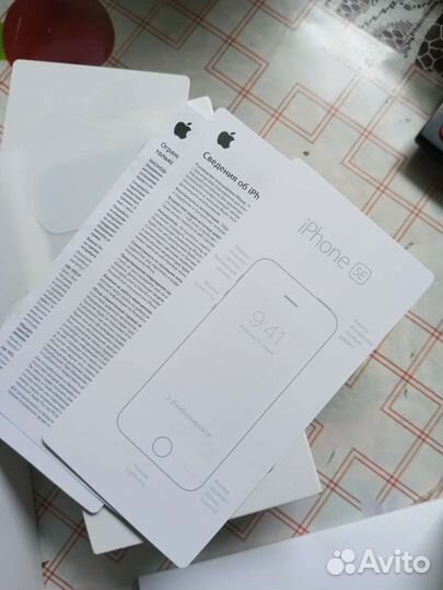 Телефон iPhone 5 SE