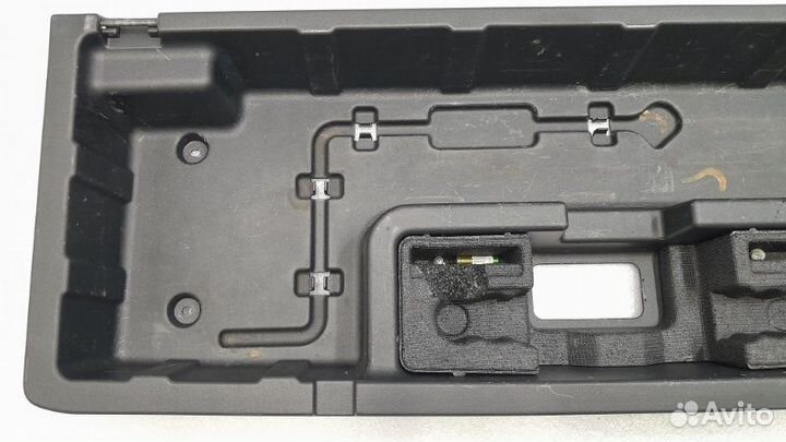 Ящик для инструментов Subaru Tribeca WX EZ30D 2007