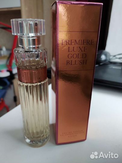 Avon. Premier Luxe Gold Blush