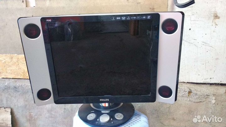 Монитор Philips 190 G с сабвуфером
