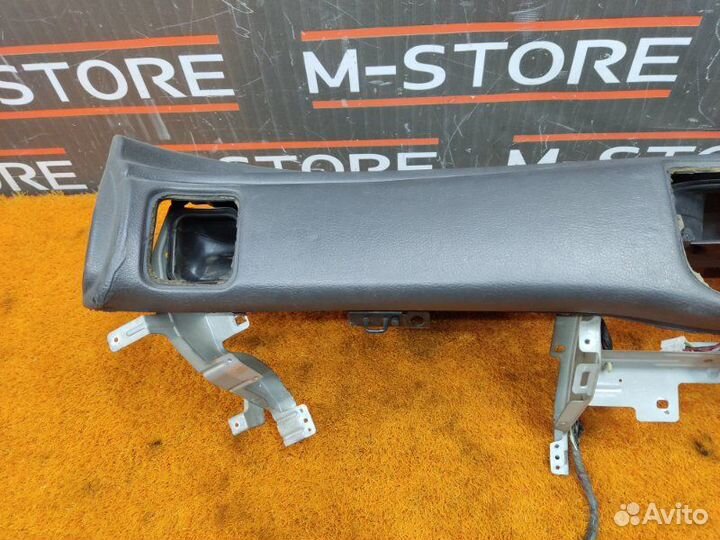 Панель приборов (торпедо) Subaru Impreza