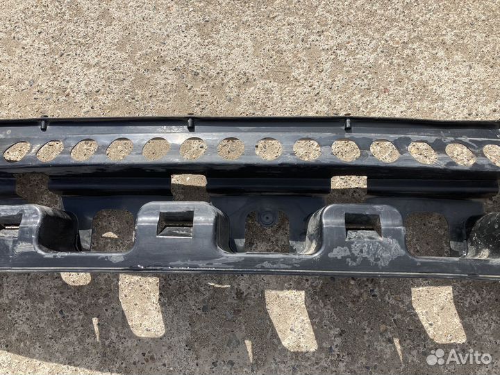 Задний усилитель бампера priora