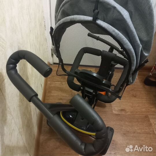 Детский велосипед с ручкой