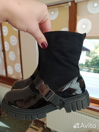Ботинки демисезонные для девочки 33