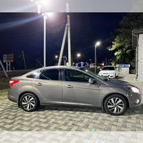 Ford Focus 1.6 AMT, 2013, 197 000 км, с пробегом, цена 951 000 руб.