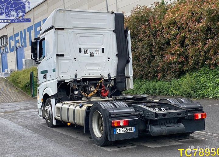 Pазбираем грузовик Mercedes-Benz Actros mpiv с 201