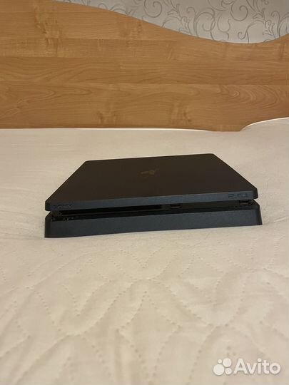 Sony playstation 4 slim