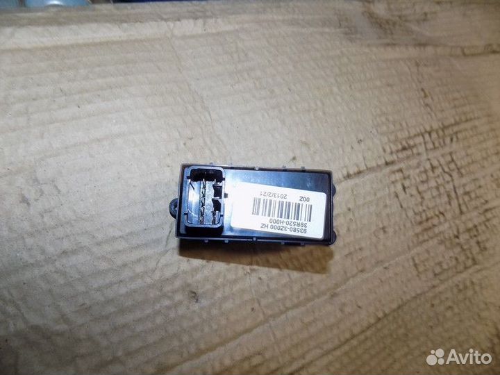 Кнопка стеклоподъемника i40 2011