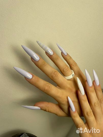 Модель на маникюр