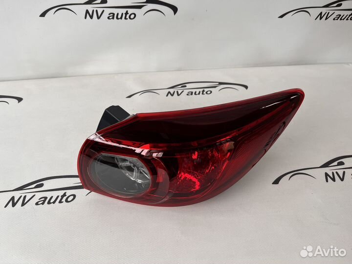 Mazda 3 bm фонарь задний правый хэтчбек 13-16