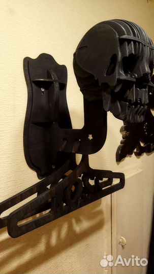 Держатель для шлема, каски. череп с плечиками