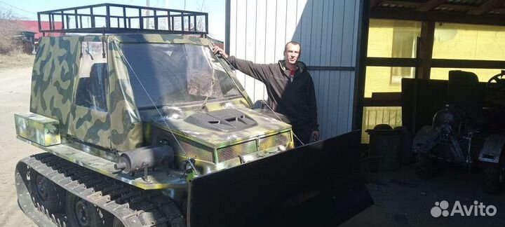 Вездеход гусеничный плавающий