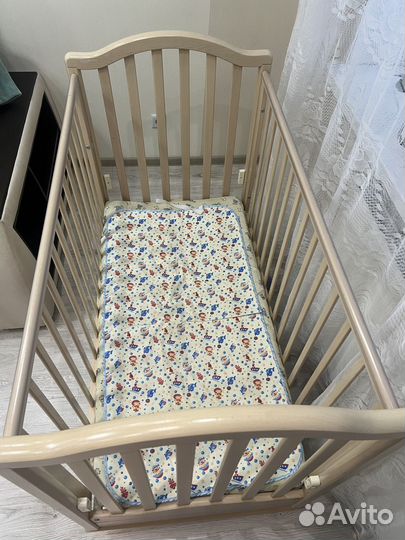 Детская кроватка с рождения