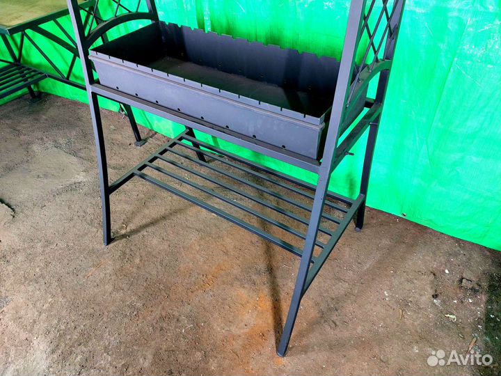 Мангал с крышей