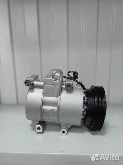 Компрессор кондиционера Hyundai 977011R000