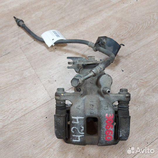 Суппорт тормозной задний правый Honda Accord 8