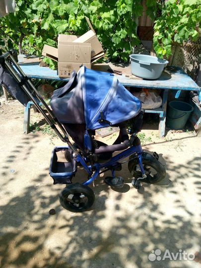 Трёхколёсный велосипед с родительской ручкой