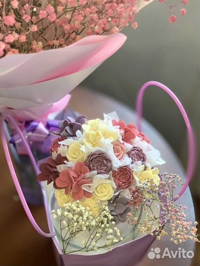 Сладкий подарок девушке