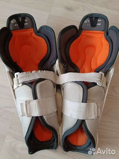 Щитки хоккейные easton