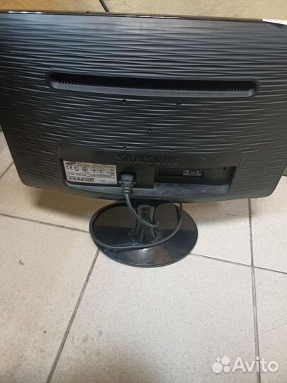 Монитор Samsung B2030N