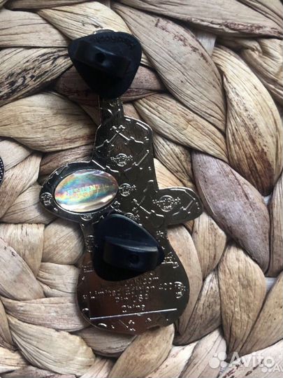 Значок pin Hard Rock cafe London 2010