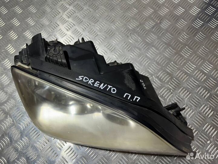 Фара правая Kia Sorento BL