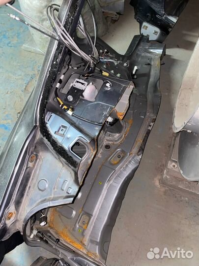 Четверть Mitsubishi lancer 10