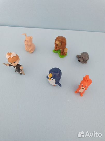 Игрушки киндер винкс, hello kitty, маша и медведь