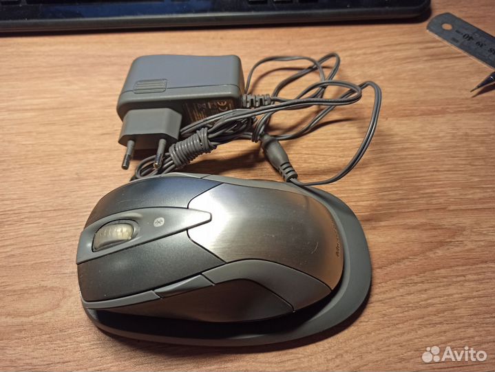 Беспроводная мышь Microsoft Laser Mouse 8000