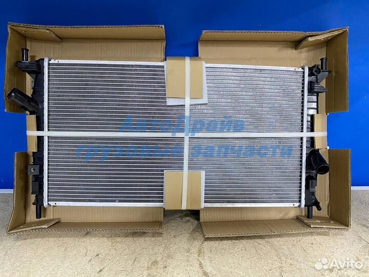 Радиатор двигателя Ford Focus 2