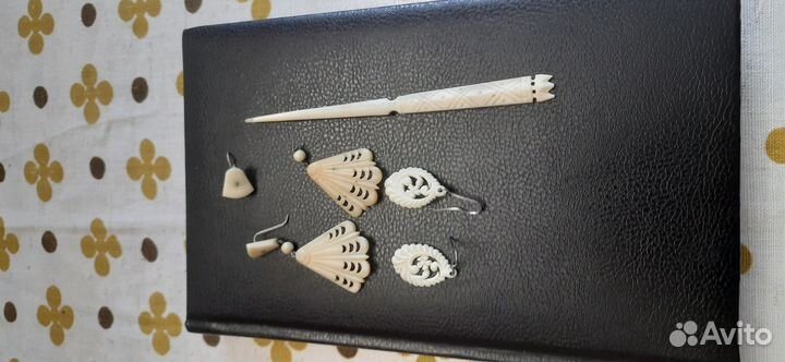 Серьги и спица, бусы (ожерелье) кость