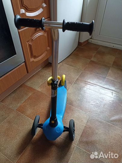 Самокат детский трехколесный