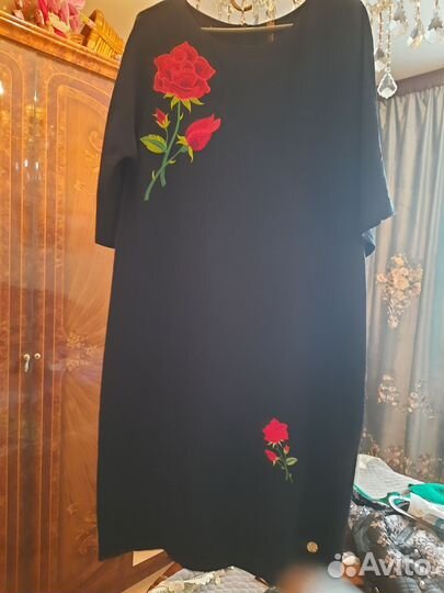 Нарядное платье для женщин бу состояние отличное