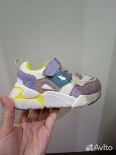 Кроссовки котофей 24