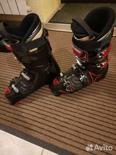 Горнолыжные ботинки atomic