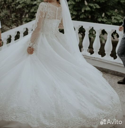 Свадебное платье (44-46). Цвет: Айвори