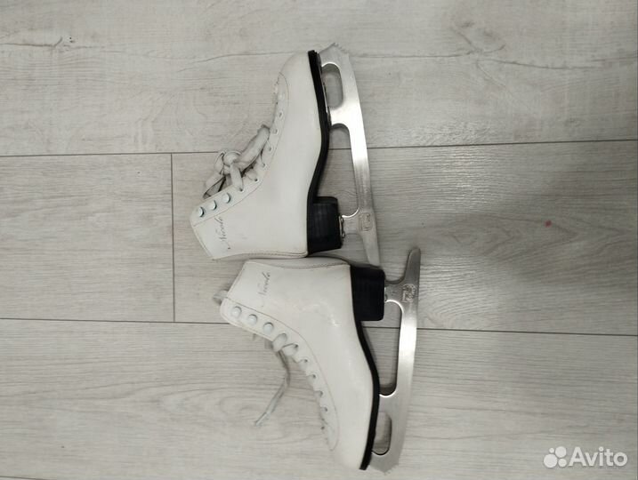Коньки фигурные детские 31 размер