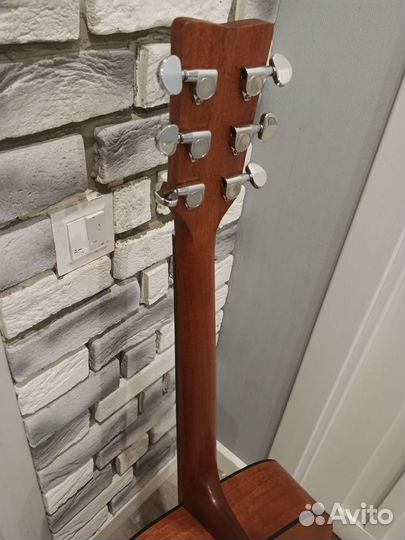 Продается акустическая гитара yamaha fg800m
