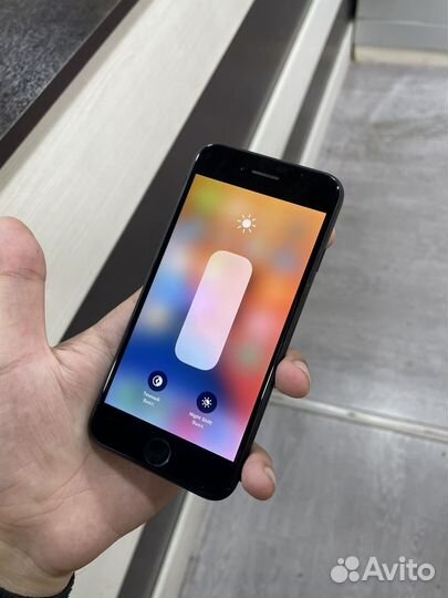 iPhone se 2020 128gb акб 87