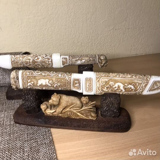 Нож на подставке ручной работы