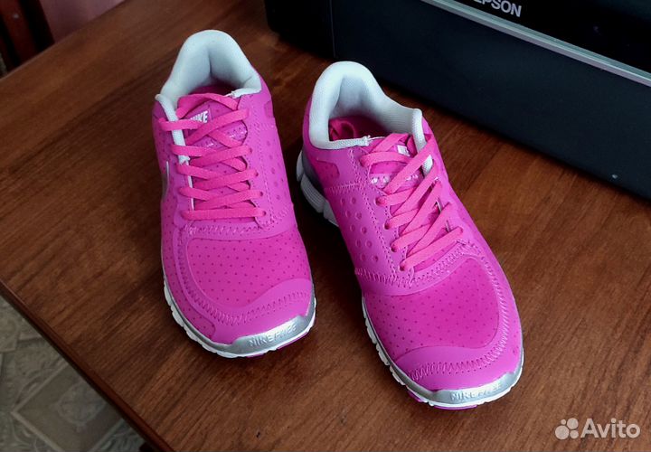 Кроссовки Nike новые 37,5