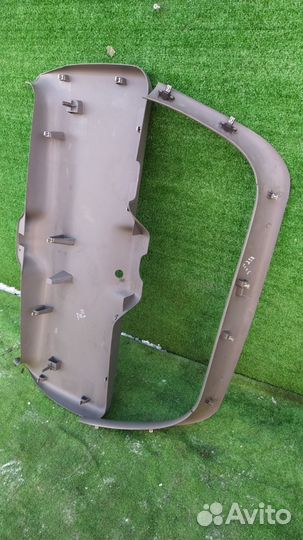 Обшивка двери багажника Cadillac Escalade