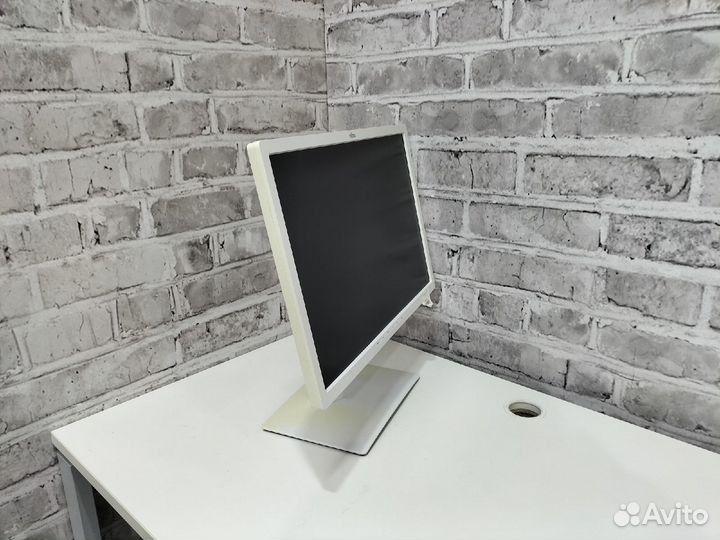 Монитор поворотный 24