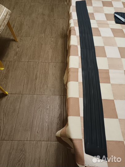 Накладка на задний бампер универсальная